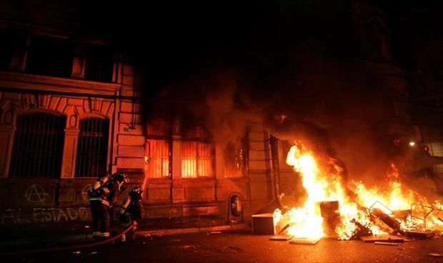 السلطات التشيلية تفرض حظر تجول في سانتياغو لليلة الثانية على التوالي