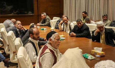 المُشير خليفة حفتر، مع مشايخ وأعيان قبائل الأمازيغ, 3 ديسمبر 2019 (شعبة الإعلام الحربي)