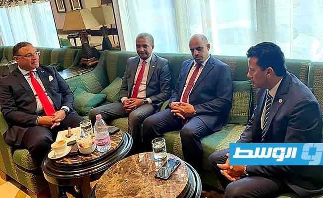 وزير الرياضة يلتقى نظيريه المصري والتونسي قبل افتتاح «ألعاب البحر المتوسط». (الإنترنت)