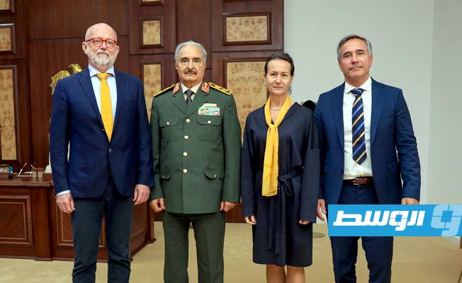 حفتر يستقبل سفيرة السويد لدى ليبيا