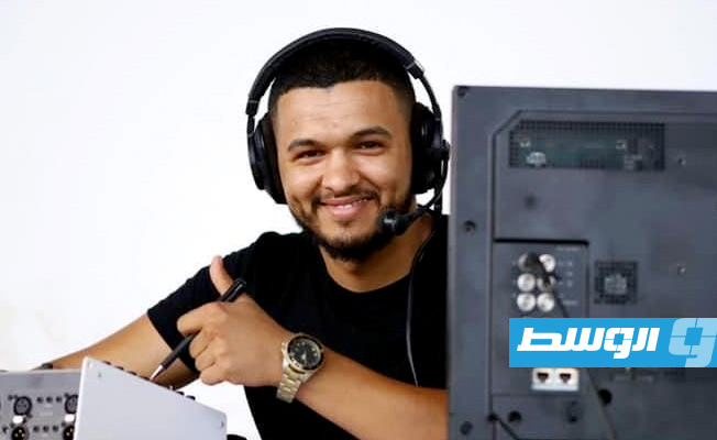 عبر قناة الوسط (WTV)، أيوب عبد السلام يعلق على مباراة مباراة الأهلي طرابلس والنصر في دور سداسي التتويج للدوري الليبي الممتاز لكرة القدم. (أرشيفية، الإنترنت)