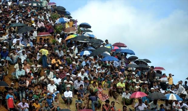 لاجئو الروهينغا يوافقون على الانتقال إلى جزيرة معرضة للفيضانات ببنغلادش