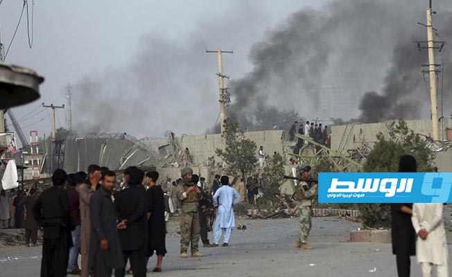 مقتل 14 شخصا على الأقل في تفجيرين وسط أفغانستان