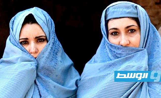 القائد الأعلى لحركة طالبان في أفغانستان يأمر النساء بارتداء البرقع في الأماكن العامة