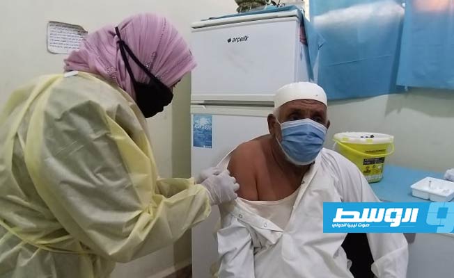مسؤول محلي: إقبال «ممتاز» على الحملة الوطنية للتطعيم في سبها