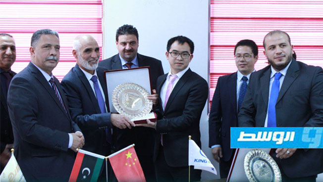 توقيع عقد لاستيراد حافلات نقل عام صينية للعاصمة طرابلس