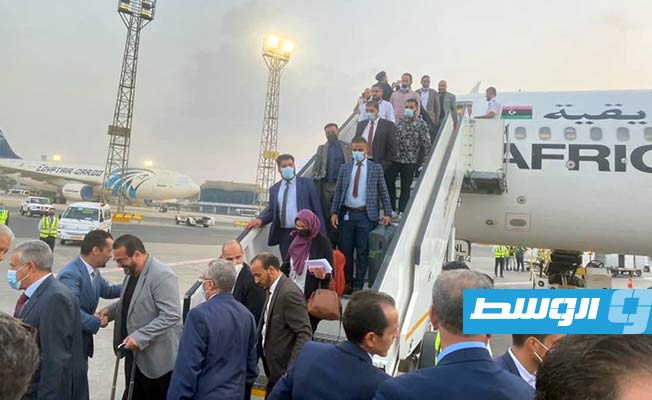 وصول أولى رحلات الخطوط الأفريقية إلى مطار القاهرة قادمة من طرابلس