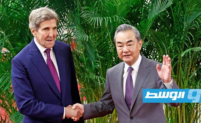 كيري يدعو من بكين إلى تعاون بين الولايات المتحدة والصين بشأن المناخ