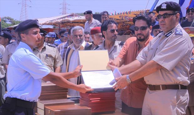 بلدية الساحل تحتفل بتخريج 625 مجندا تمهيدا لتوزيعهم على النقاط الأمنية