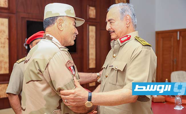 رئيس أركان الجيش المصري: مستعدون لإنشاء جسر جوي لدعم ليبيا