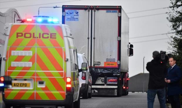 إخلاء سبيل مشتبه بهم في العثور على 39 جثة داخل شاحنة في بريطانيا