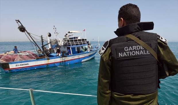 ارتفاع عدد ضحايا غرق قارب مهاجرين قبالة السواحل التونسية إلى 55 شخصًا