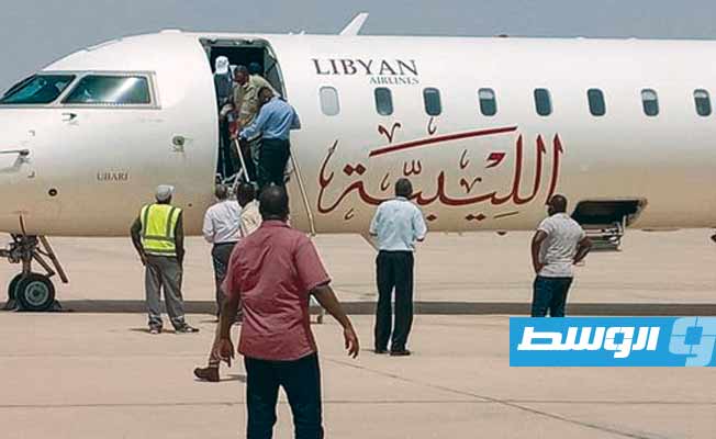 وصول أولى رحلات الخطوط الليبية من «معيتيقة» إلى «غات»، 16 يوليو 2021. (المكتب الإعلامي للمجلس البلدي غات)