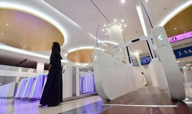 «ممر ذكي» في مطار دبي للاستغناء عن قسم جوازات السفر