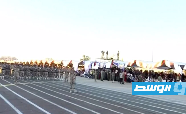 (فيديو) استعراض عسكري لقوات القيادة العامة في سبها بحضور حفتر