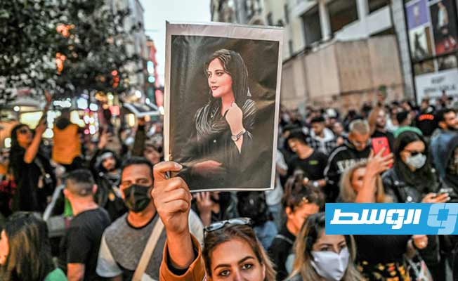 الصحافة المحافظة تتجاهل إلغاء شرطة الأخلاق في إيران
