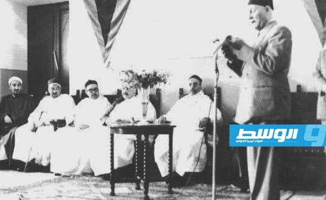 السيد محمد الساقزلي يلقي خطابة في حضرة الملك ادريس وولي عهده الأمير محمد الرضا السنوسي