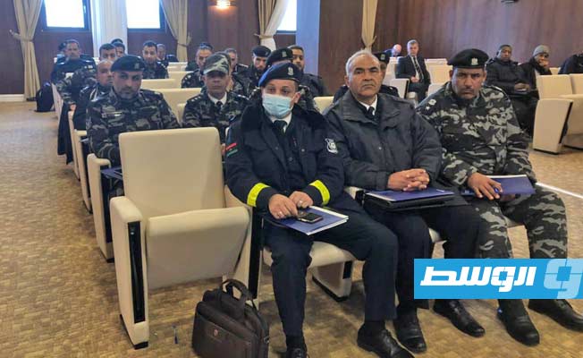 ضباط مشاركون في دورة تأمين الانتخابات بوزارة الداخلية، 9 يناير 2022. (الوزارة)