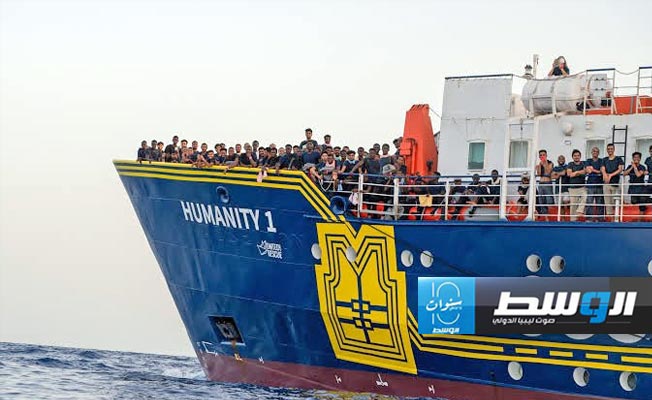 إيطاليا تحتجز سفينة إغاثة بعد نزاع مع خفر السواحل الليبي