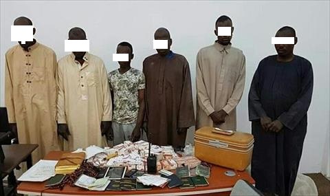 القبض على 5 مروجين للحبوب المخدرة في بنغازي ومشعوذ تشادي
