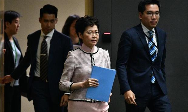 حاكمة هونغ كونغ تقر بالهزيمة في الانتخابات وتتعهد بالإصغاء للناخبين