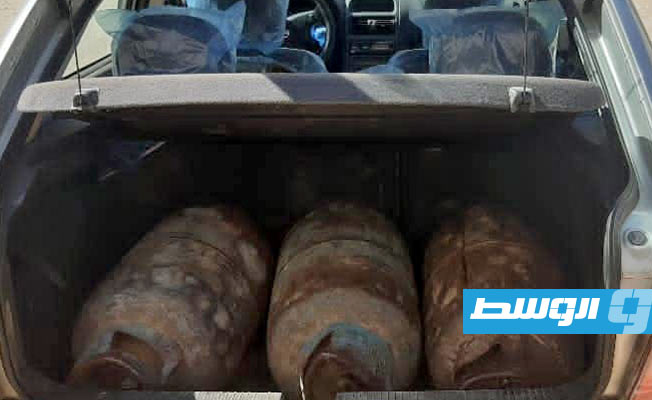 جانب من عملية مداهمة لمستودع غاز الطهي في بنغازي، الثلاثاء 13 فبراير 2024 (مديرية أمن ببنغازي)