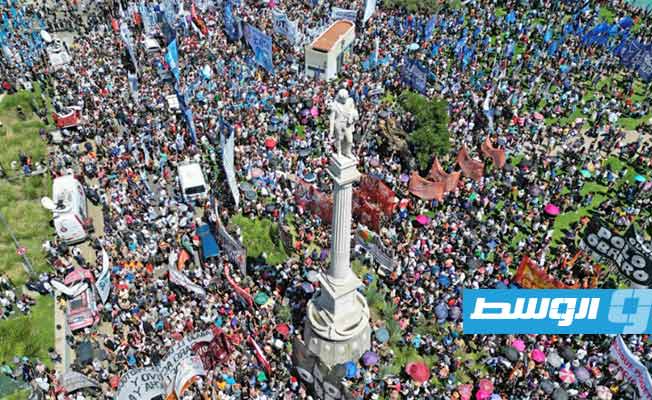 تظاهرات في الأرجنتين ضد إجراءات الرئيس الاقتصادية