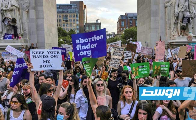 الآلاف يحتجون في نيويورك وبوسطن على إلغاء حق الإجهاض