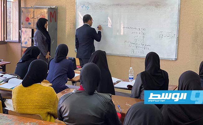 انتظام العملية التعليمية في أبو سليم ووكيل الوزارة يتفقد مدارس البلدية