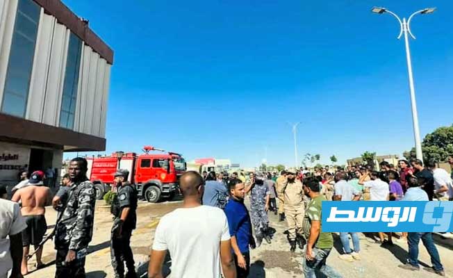 إخماد حريق بالمستشفى الليبي الدولي في بنغازي، الخميس 10 أغسطس 2023. (الإنترنت)