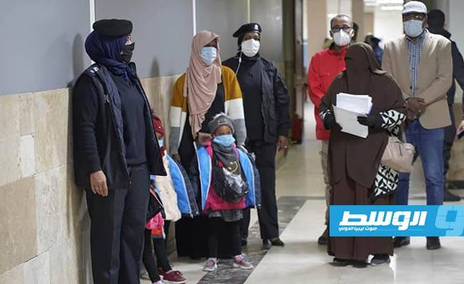 ترحيل صومالية وأطفالها من ضحايا «داعش» بسجن النساء في طرابلس إلى بلادها