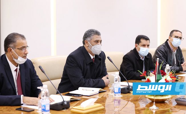 اجتماع رئيس المؤسسة الوطنية للنفط، مصطفى صنع الله، مع رئيس الشركة العامة للكهرباء وئام العبدلي, 6 يناير 2020. (مؤسسة النفط)
