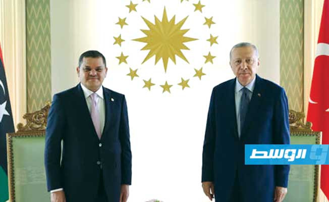 الدبيبة وإردوغان خلال لقاء في قصر وحيد الدين بإسطنبول، 7 أغسطس 2021. (الرئاسة التركية)