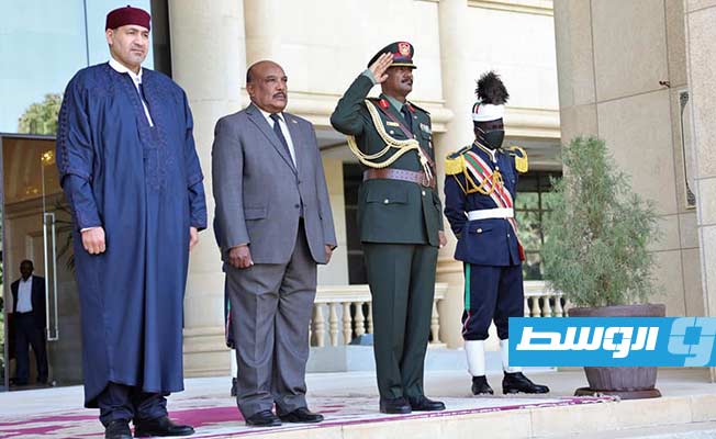 البرهان يتسلم أوراق بومريز سفيرا لدى السودان