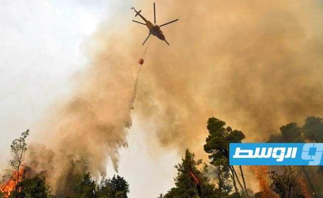 اليونان: حرائق الغابات تجبر المئات على الفرار وتدمر منازل عدة