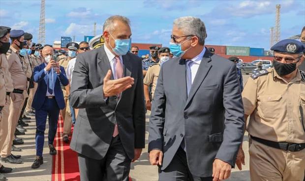 باشاغا والسفير الإيطالي خلال وصولهما ميناء طرابلس البحري لاستقبال الزورقين، 8 أكتوبر 2020. (داخلية الوفاق)