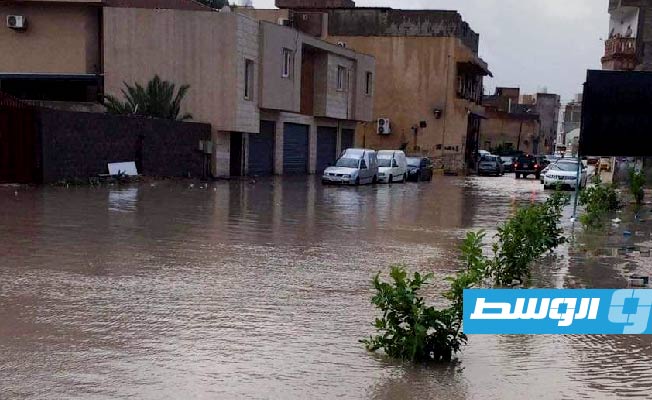 أمطار غزيرة أغلقت طرق في العاصمة طرابلس، 27 نوفمبر 2022. (لقطة مقبتة من تسجيل مصور)