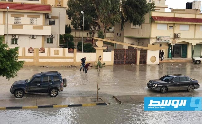 أمطار غزيرة تغرق شوارع طبرق، 19 نوفمبر 2020. (تصوير: فراس بن علي)