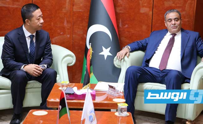 الصين تؤكد استعداد شركاتها لاستكمال المشاريع المتوقفة بقطاع المواصلات في ليبيا