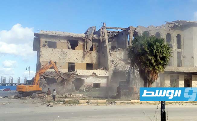 صور متداولة لعمليات إزالة مبانٍ في مدينة بنغازي (فيسبوك)