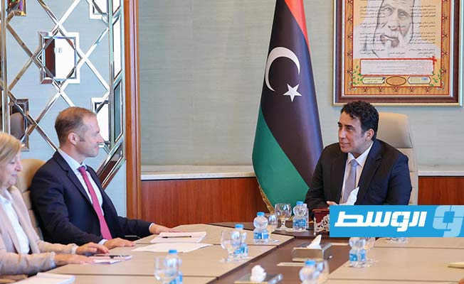 رئيس المجلس الرئاسي محمد المنفي يستقبل المبعوث الفرنسي الخاص إلى ليبيا. (المجلس الرئاسي)
