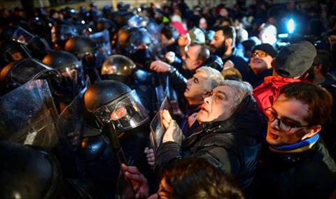 مواجهات بين الشرطة ومحتجين على قانون «العملاء الأجانب» في جورجيا