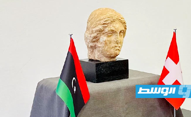 السفارة الليبية في سويسرا تتسلم قطعة أثرية مهربة منذ 2016