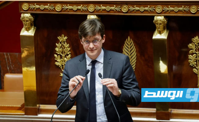 ملامح اتفاق حول قانون الهجرة في فرنسا قبل ساعات من اجتماع اللجنة البرلمانية
