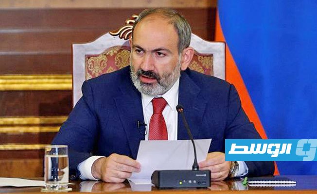 أمام حشد من أنصاره.. رئيس الوزراء الأرميني لـ«الجيش»: أطع الشعب وقم بواجبك