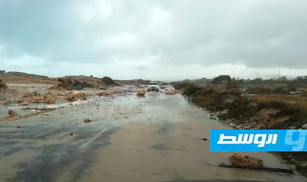 بلدية صبراتة تطالب مستخدمي طريق البحر بالحذر بعد سقوط خطوط الضغط العالي