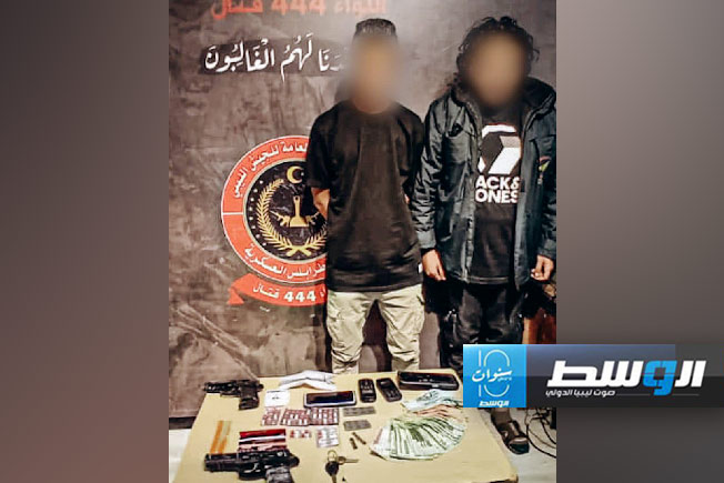 شابان ضبطا بتهمة بيع المخدرات في طرابلس (صفحة اللواء 444 قتال)