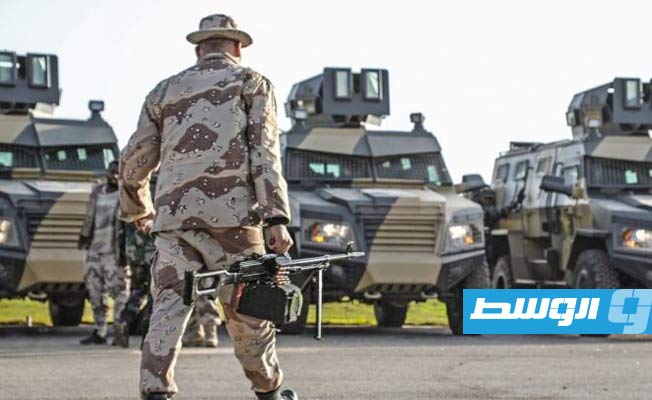 منصة أفريقيا العسكرية: مدرعات مزيفة تتسلح بها قوات في شرق ليبيا وغربها