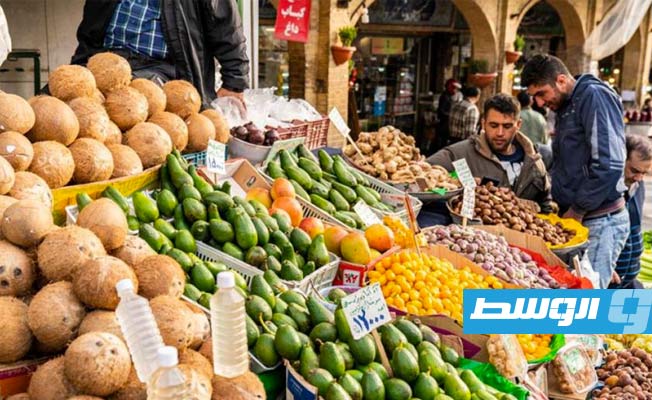 أسعار الغذاء تقفز في إيران وسط أعلى معدل تضخم منذ العام 1994
