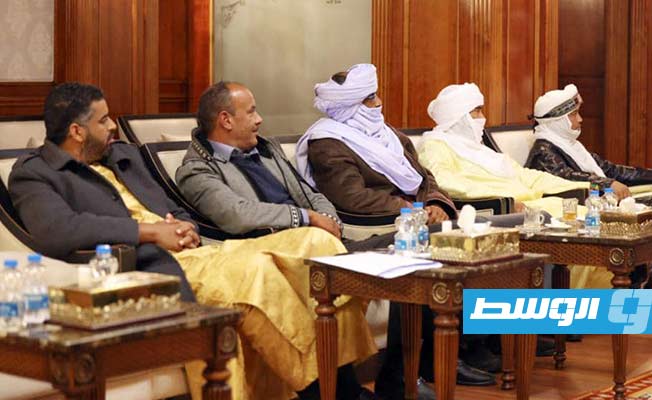رئيس حكومة الوحدة الوطنية الموقتة، عبد الحميد الدبيبة، يلتقي رئيس وأعضاء المجلس الاجتماعي للطوارق. (صفحة الحكومة على فيسبوك)